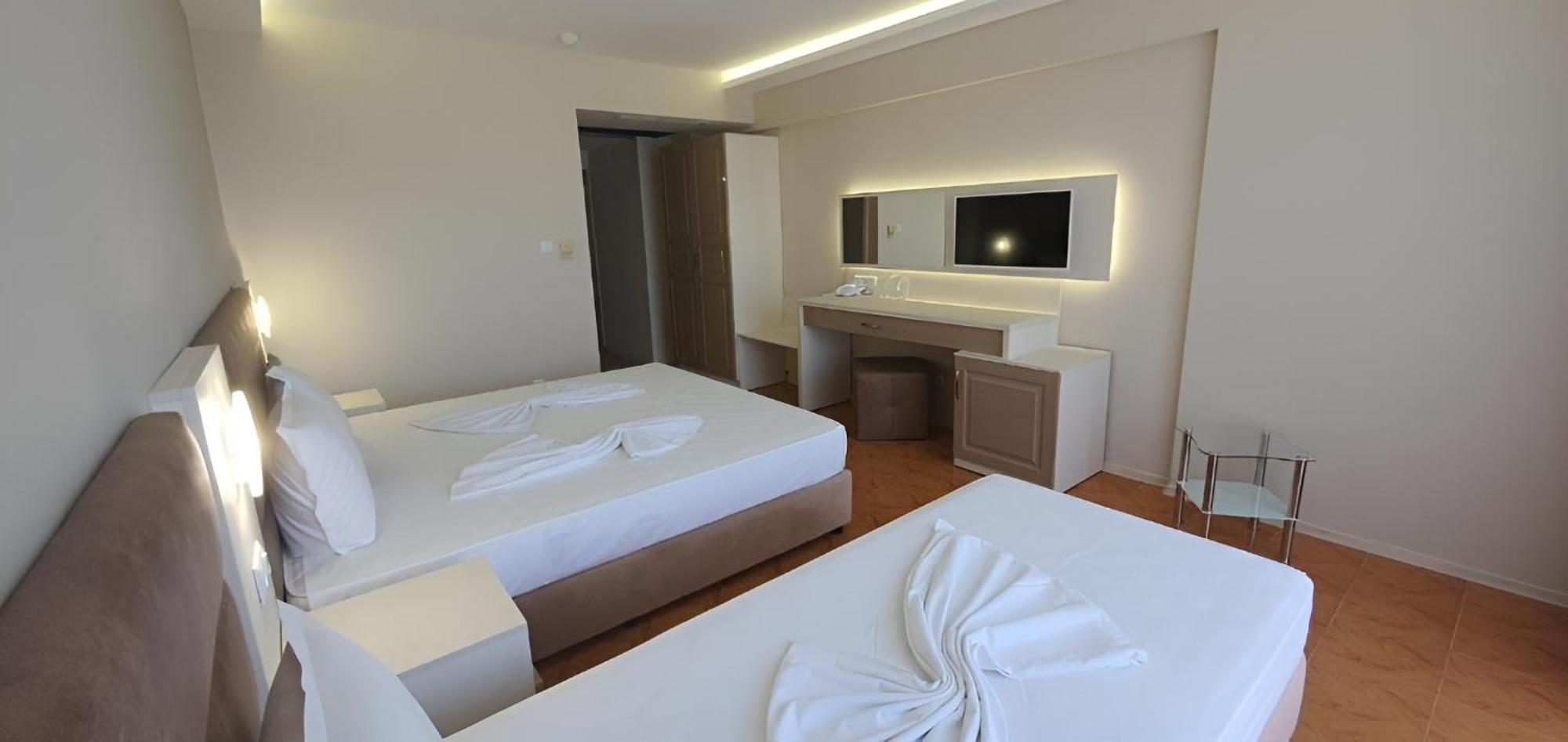Triple Room with Sea View